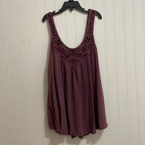 American Eagle Sleeveless tank top, burgundy XS decorative flora